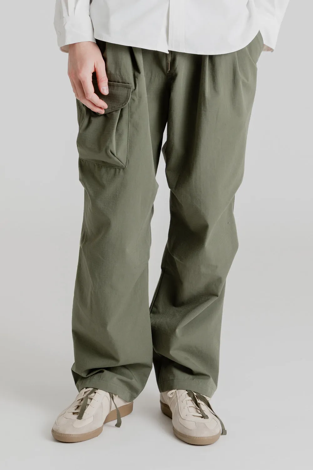 Army Two Tuck Relaxed Pants - Olive