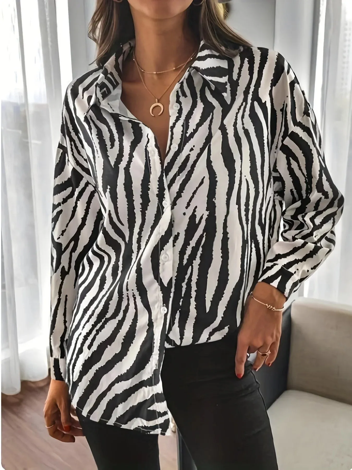 Cassiopeia - Elegant Zebra Print Long-Sleeved Shirt for Women